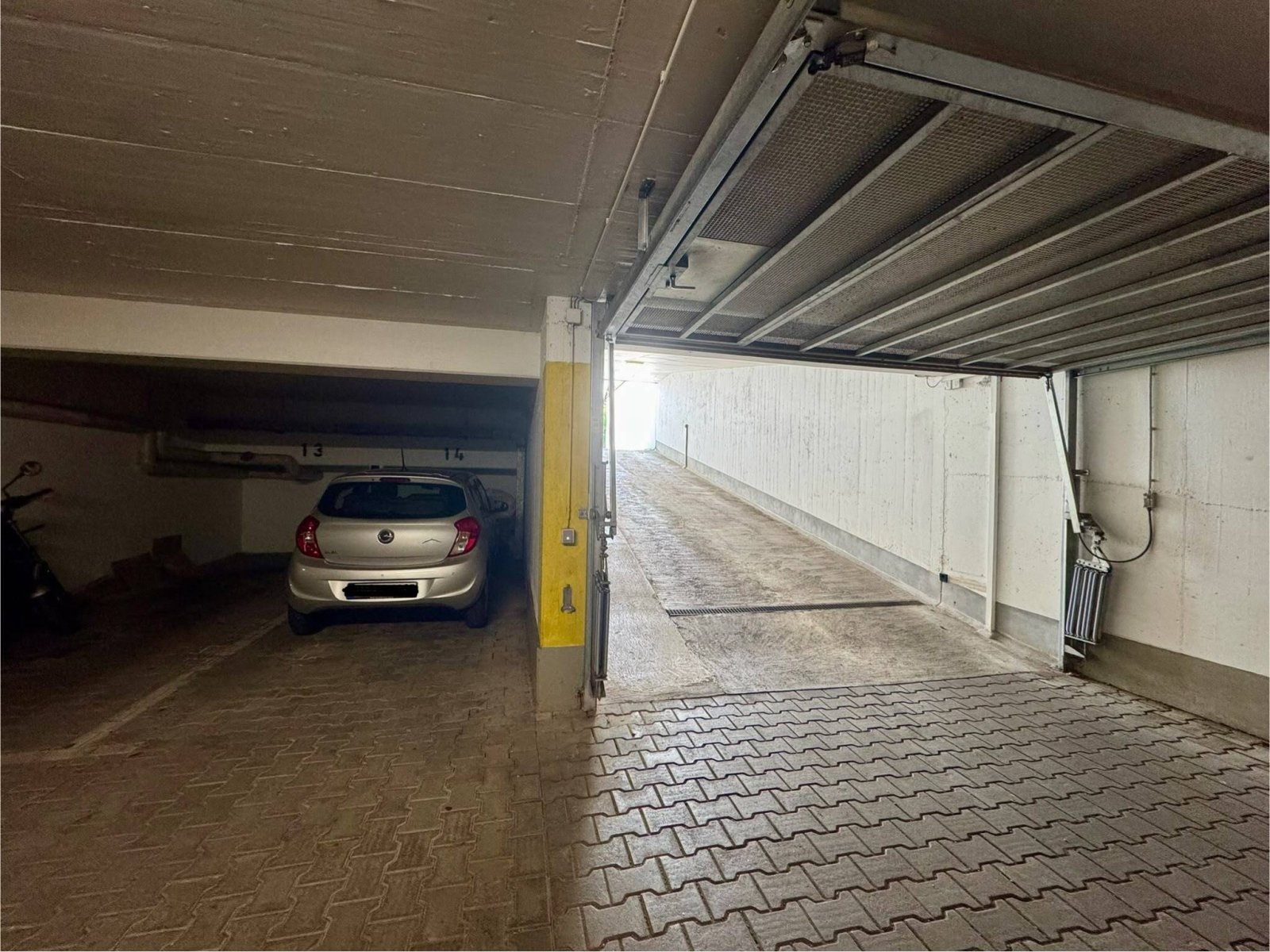 Tiefgaragenstellplatz Tiefgaragenstellplatz