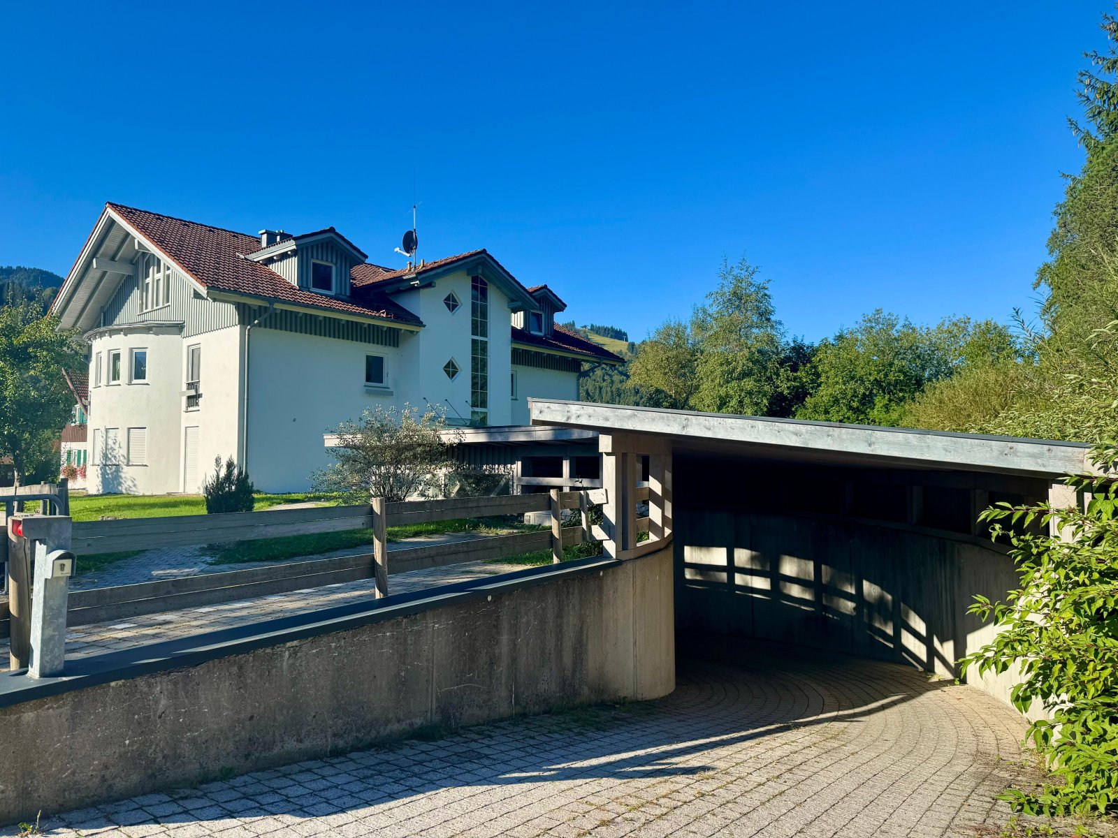 Tiefgarageneinfahrt Tiefgarageneinfahrt