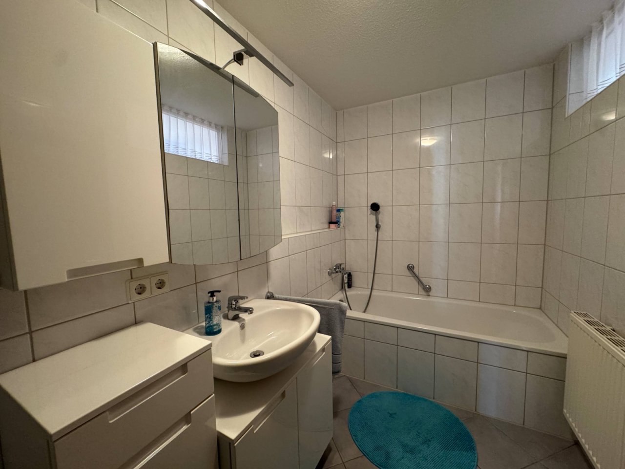 Badezimmer mit Wanne Badezimmer mit Wanne